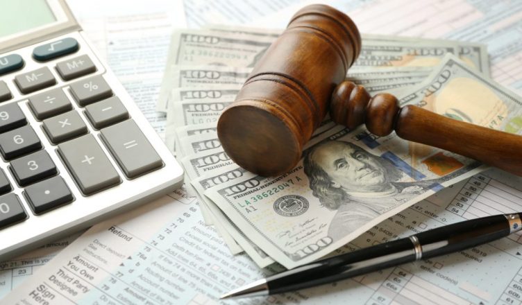 Five Advantages Of Hiring A Tax Lawyer